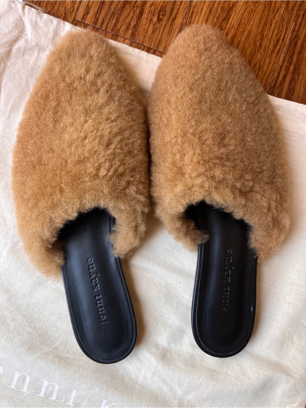 Jenni Kayne Plush Shearling Slide Mules in Camel Brown and Black - Picture 5 of 11